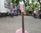 Đàn ghita màu hồng cực đẹp cho bạn gái